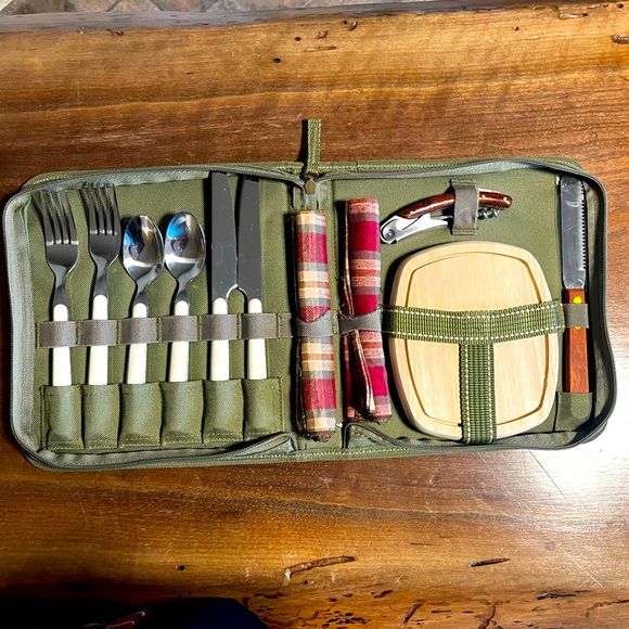 Vintage Longaberger Wine and Cheese Travel Set NWOT - Picture 2 of 5